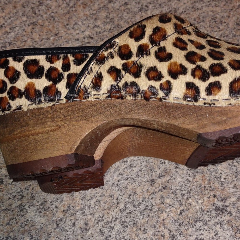 Leopard print Sanita Clogs
